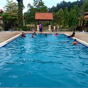 Oyo Home 90745 Desa Balqis Beach Resort